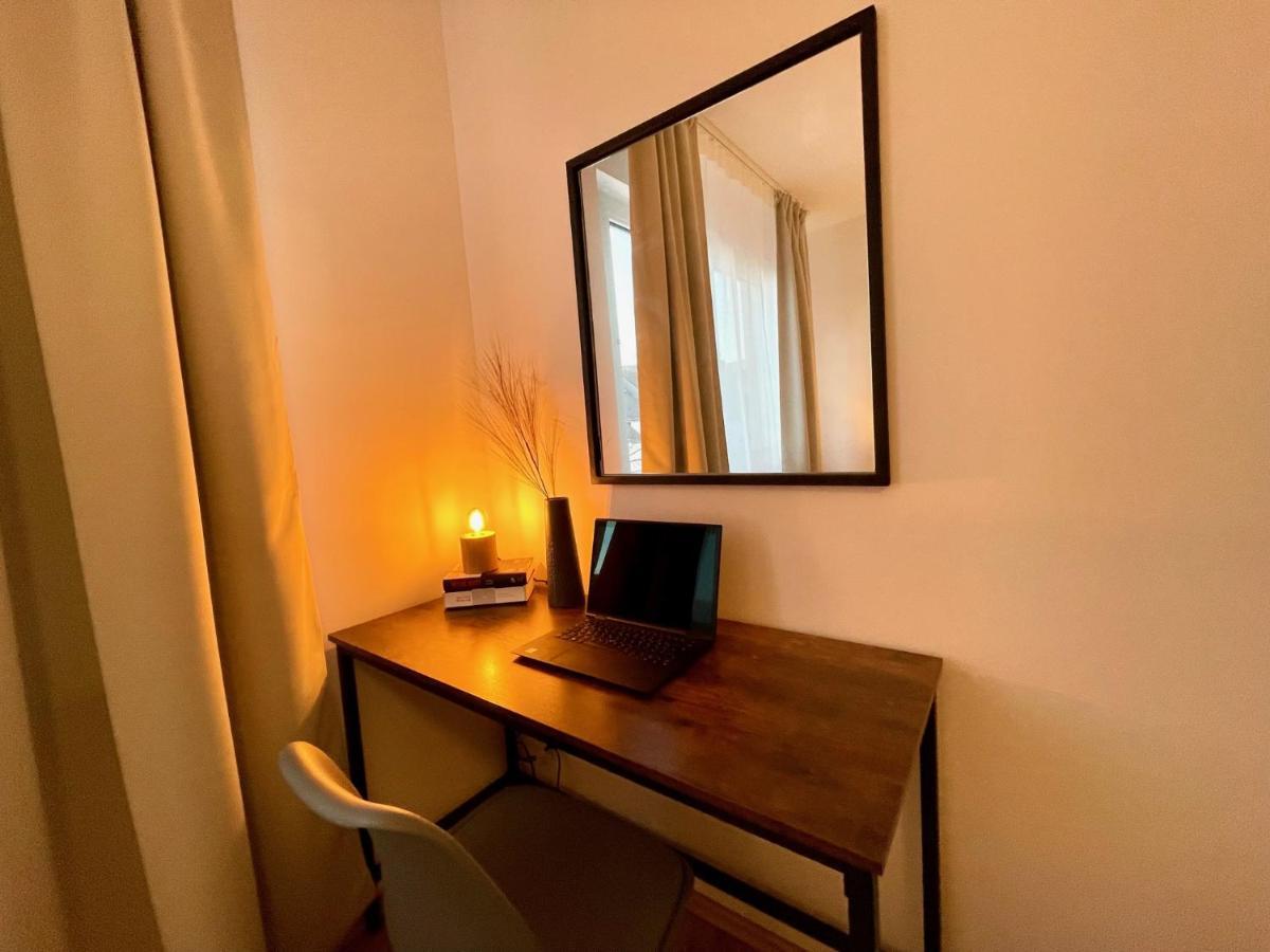 Downtown Apartment By Ninja Spaces - Kingsize-Bett, Kueche, Netflix, Terrasse Βούρπεταλ Εξωτερικό φωτογραφία