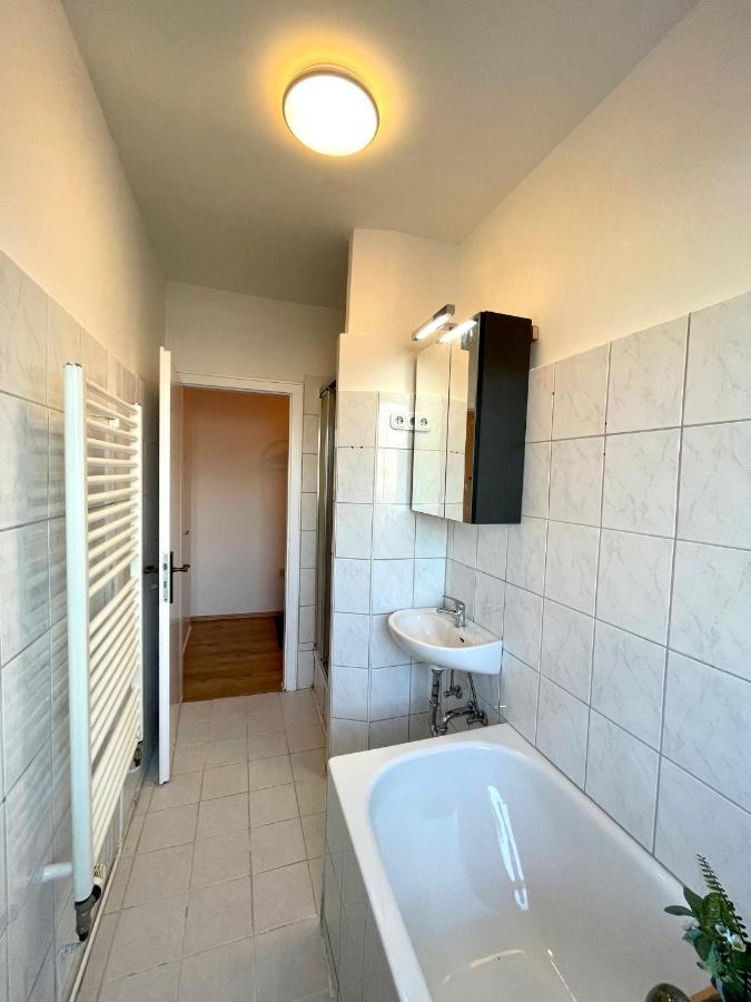 Downtown Apartment By Ninja Spaces - Kingsize-Bett, Kueche, Netflix, Terrasse Βούρπεταλ Εξωτερικό φωτογραφία
